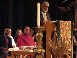 Sayyid Muhammed Sayeed, then secretary general of the Plainfield-based Islamic Society of North America, speaks during an Interfaith Thanksgiving Service on Nov. 23, 2004, at SS. Peter and Paul Cathedral in Indianapolis. The seventh annual service will begin with prelude music at 6:30 p.m. on Nov. 21 at the cathedral.