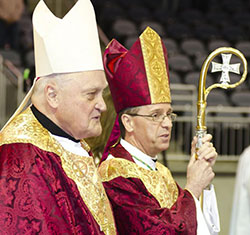 Bishop-Emeritus Gerald A. Gettelfinger, left, and Bishop Charles C. Thompson. The Message photos by Kevin Kilmer.