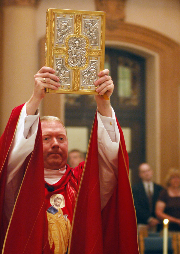 priest  Tradução de priest no Dicionário Infopédia de Inglês