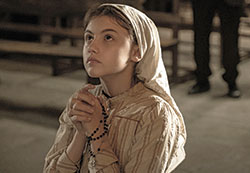 Stephanie Gil stars in a scene from the movie Fatima. (CNS photo/Claudio Iannone, courtesy PICTUREHOUSE)